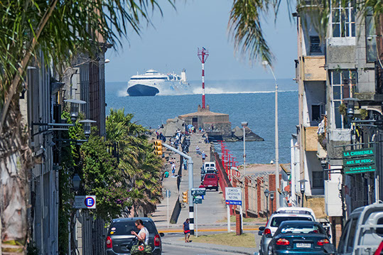 Foto puerto de Montevideo